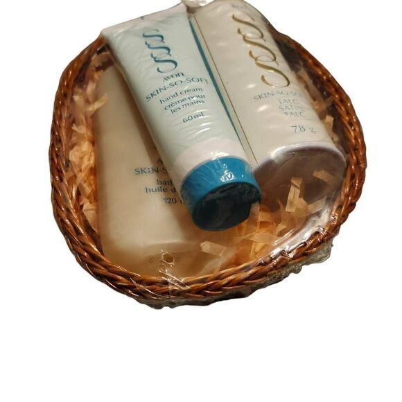 Vintage Avon Skin So Soft Gift Set Bath Oil Talc Lotion 3 pc Old Stock - Picture 2 of 3